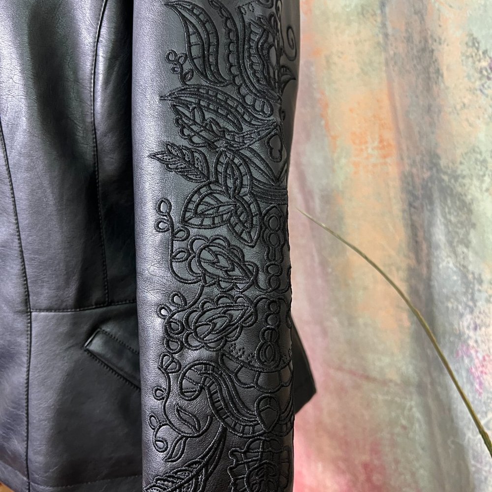 πgiacca Stunning Embroidered Faux Leather Jacket - Picture 4 of 16